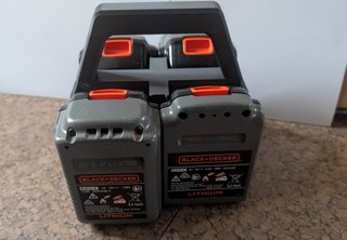 Soporte Porta 4 Baterías Black and decker 18v