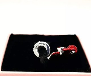 Charm pandora Spider-man colgado ciudad de Marvel