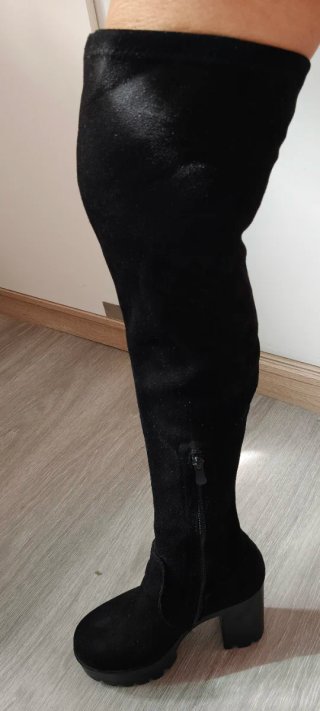 Botas altas de ante negras