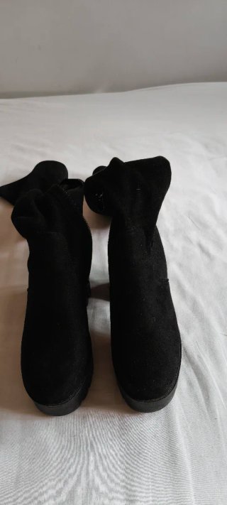 Botas altas de ante negras