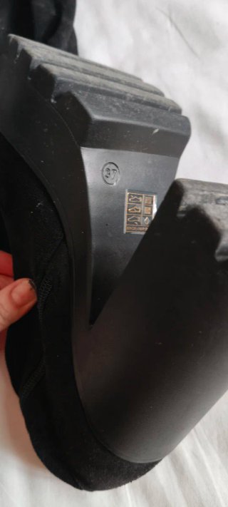 Botas altas de ante negras