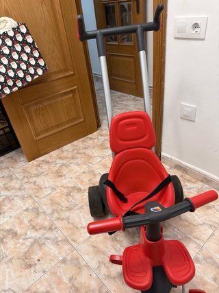 Triciclo evolutivo rojo y negro