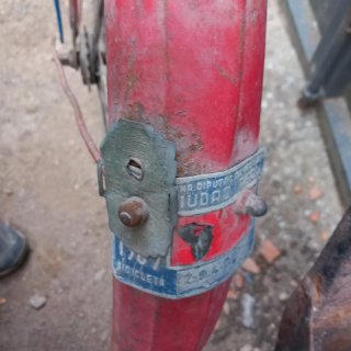 Bicicleta varillas Roja marca DAL.....se envia...
