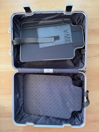 Maleta de cabina Rimowa plateada