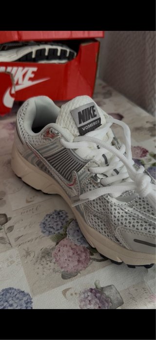 Zapatillas Nike Mujer Gris/Blanco SIN ESTRENAR!!!