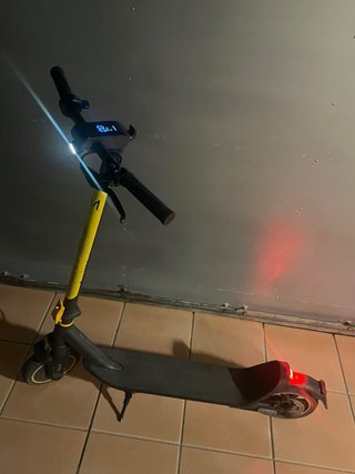 Patinete Eléctrico Amarillo Nuevo