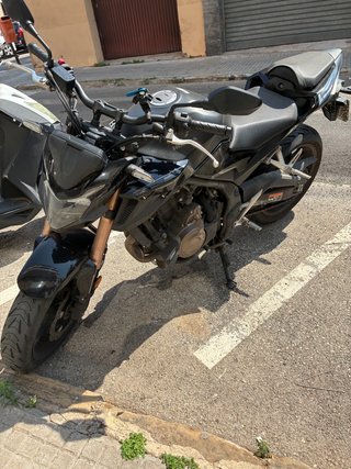 Honda CB 500F Negra