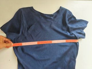 Vestido de seda azul marino