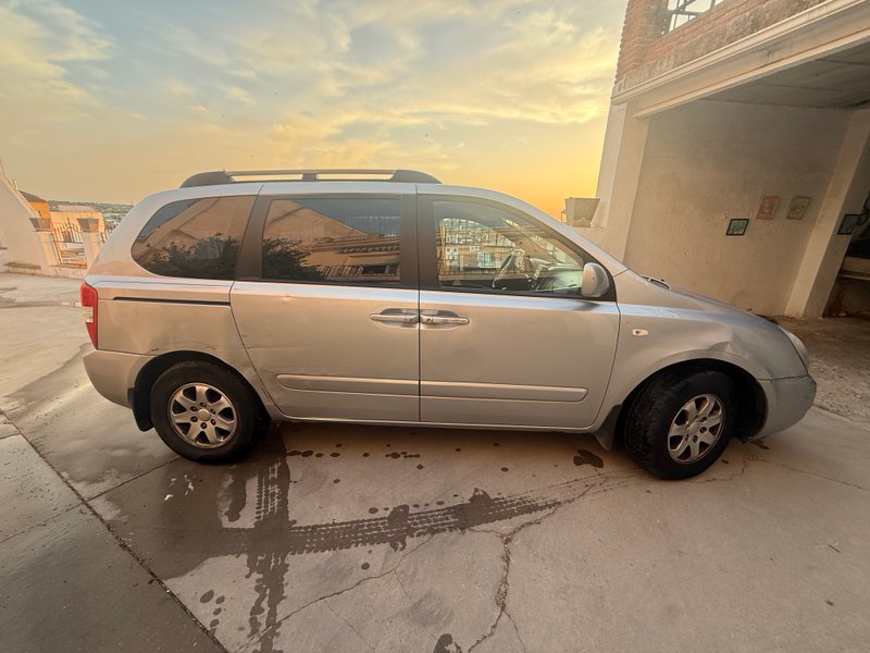 KIA Carnival 2009 - foto 1