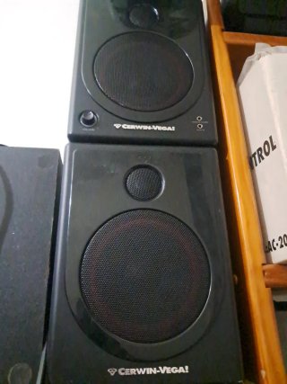 Altavoces Cerwin-Vega Activos Negros