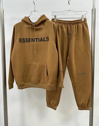 Conjunto Essentials Marrón Sudadera y Pantalón