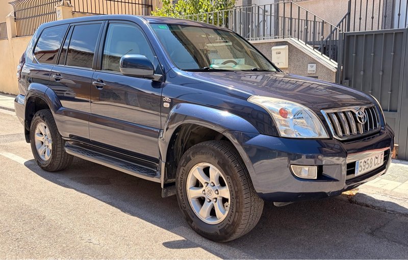 Toyota Land Cruiser - foto 1