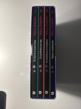 4 libros os de Anna Kadabra, en perfecto estado