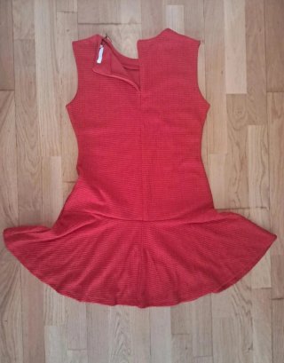 Vestido rojo con botones