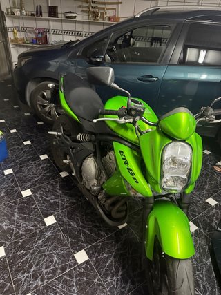 Moto Verde Estilo Naked:649