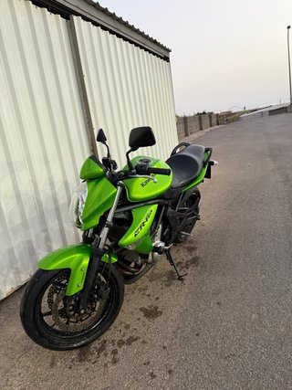 Moto Verde Estilo Naked:649