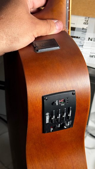 Guitarra Electroacústica Yamaha FX400 Natural
