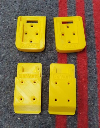DEWALT 18V --2 Soportes para batería y 2 herramien