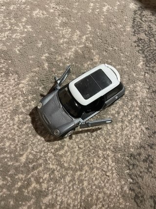 Coche gris para coleccionar o jugar