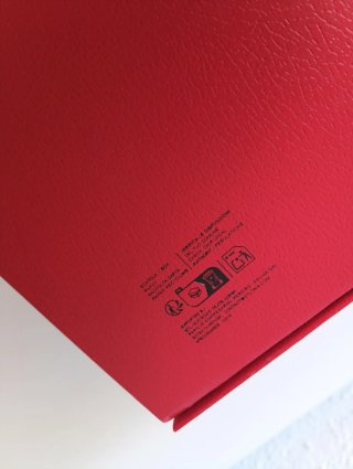 Caja Carolina Herrera Roja 31x23x12