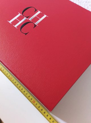 Caja Carolina Herrera Roja 31x23x12