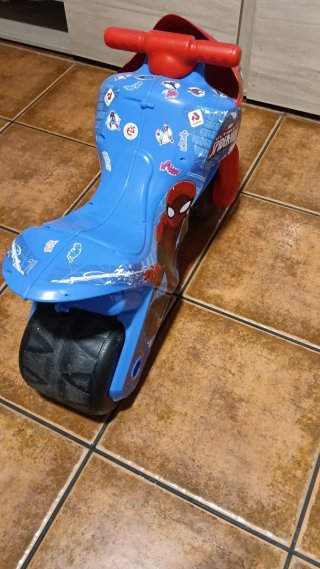 Moto Infantil Spiderman Azul y Roja