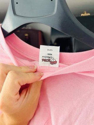 CAMISETA NIÑA - LA GUAPA DE AL LADO ES MI MAMÁ