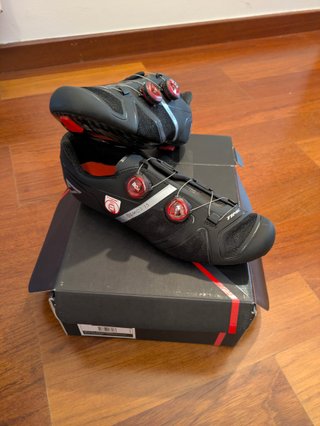 NUEVAS Zapatillas alta gama TIME OSMOS 15 talla 42