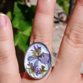 Anillo Flores Moradas Resina