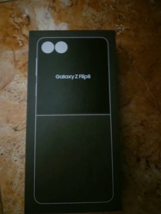 Samsung Galaxy Z Flip 8