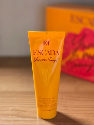 ​​Escada Yum Me, Sunny! EDP 100ml + Neceser + Tote