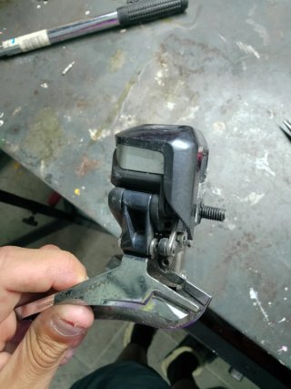Desviador Shimano Ultegra Di2 11v rosca reparada