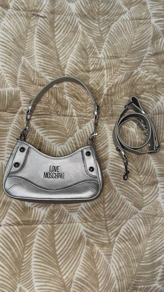 Bolso Love Moschino Plata de cuero genuino.