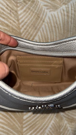 Bolso Love Moschino Plata de cuero genuino.