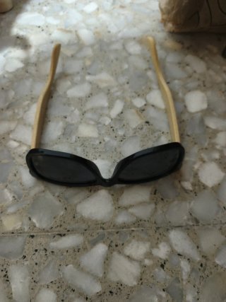 Gafas de sol con montura de bambú