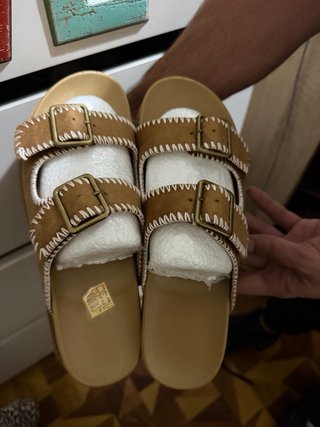 Sandalias Beige/Marrón con Hebillas