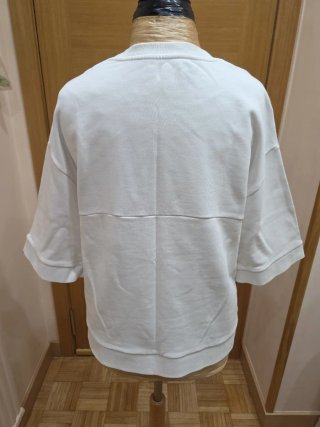 Jersey blanco nuevo talla 44 46 es flojo