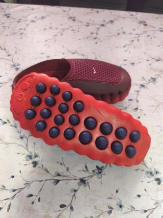 Zuecos Nike Hombre Rojo