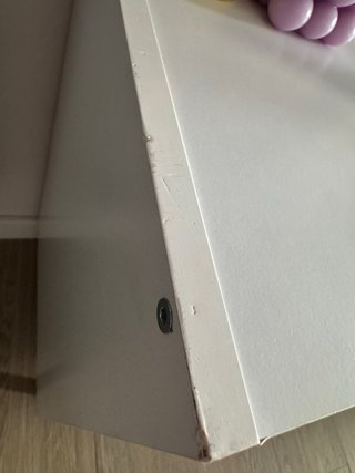Armario auxiliar blanco y plateado