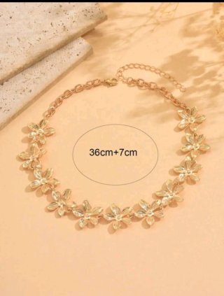 Elegante Collar dorado con flores vintage