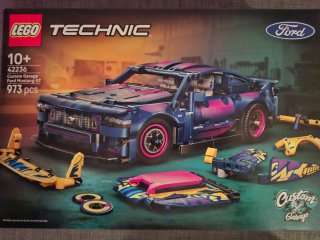 Lego Technic 42236 Ford Mustang GT Custom Garage
