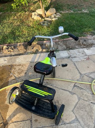 Triciclo Scooter infantil con asiento verde