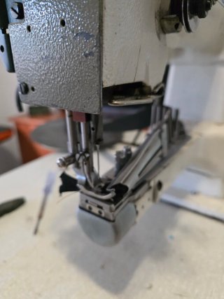 Máquina de coser TAKING TK-335