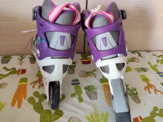 Patinete en línea infantil morado y gris