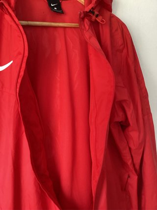 Chubasquero Deportivo Nike Roja Sporting