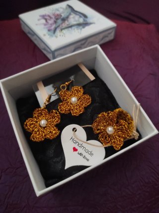 Lote pendientes y anillo Flor Dorada Hechos a Mano