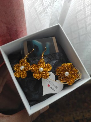 Lote pendientes y anillo Flor Dorada Hechos a Mano