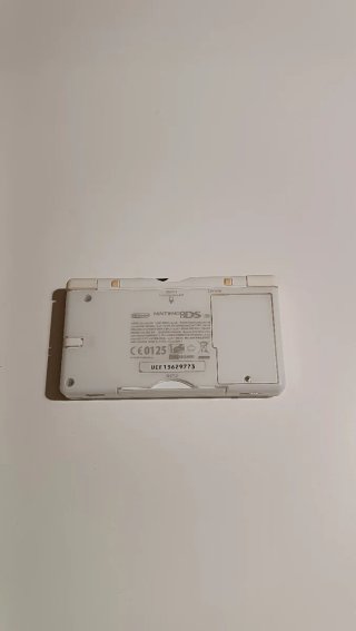 Nintendo DS Lite Blanca + Cargador Original.