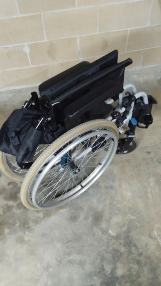 Silla de ruedas plegable