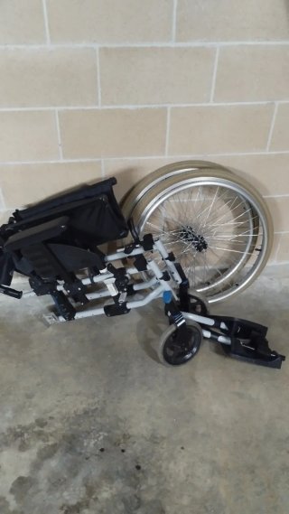 Silla de ruedas plegable